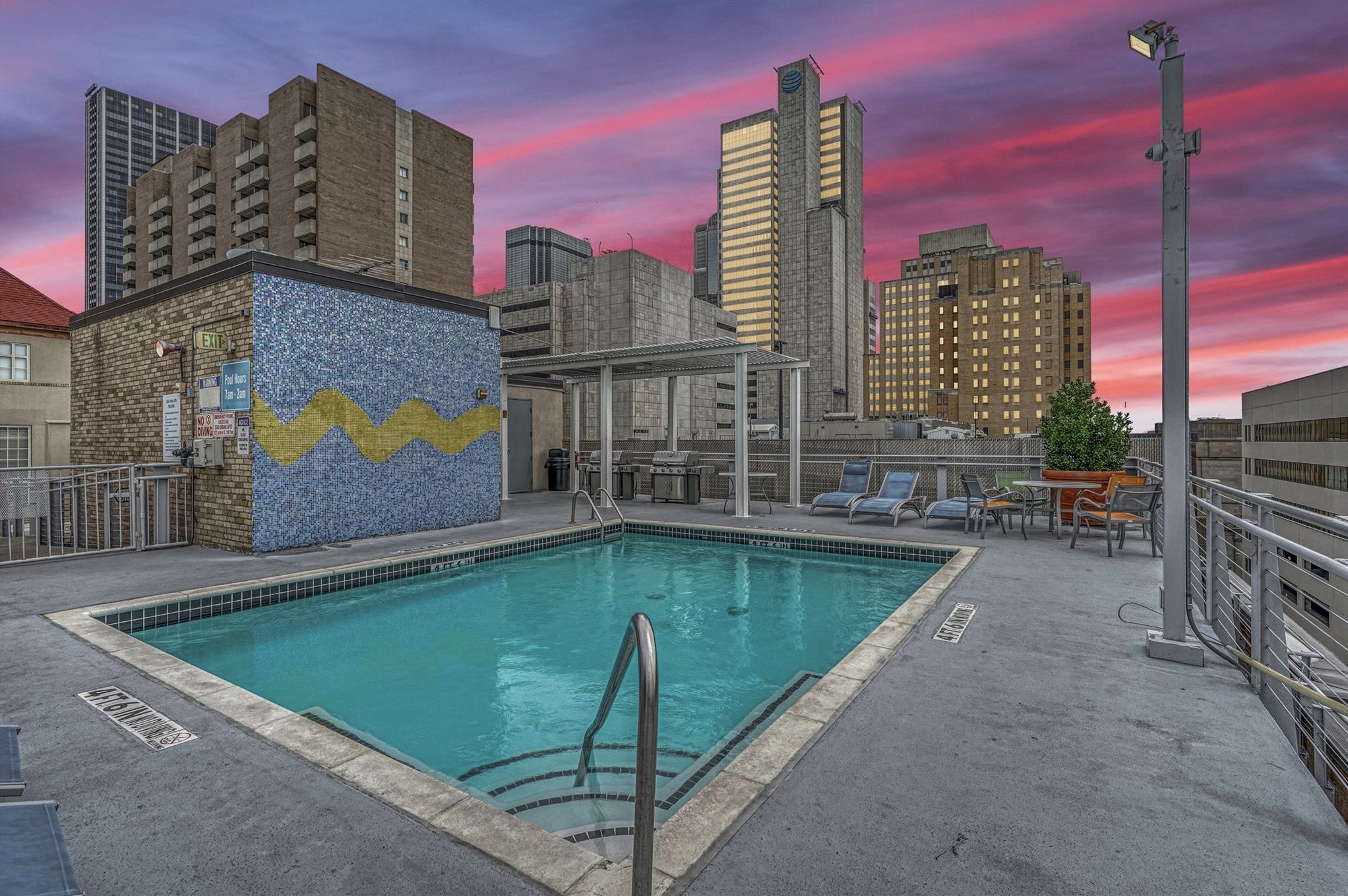 1122 Jackson Street 711