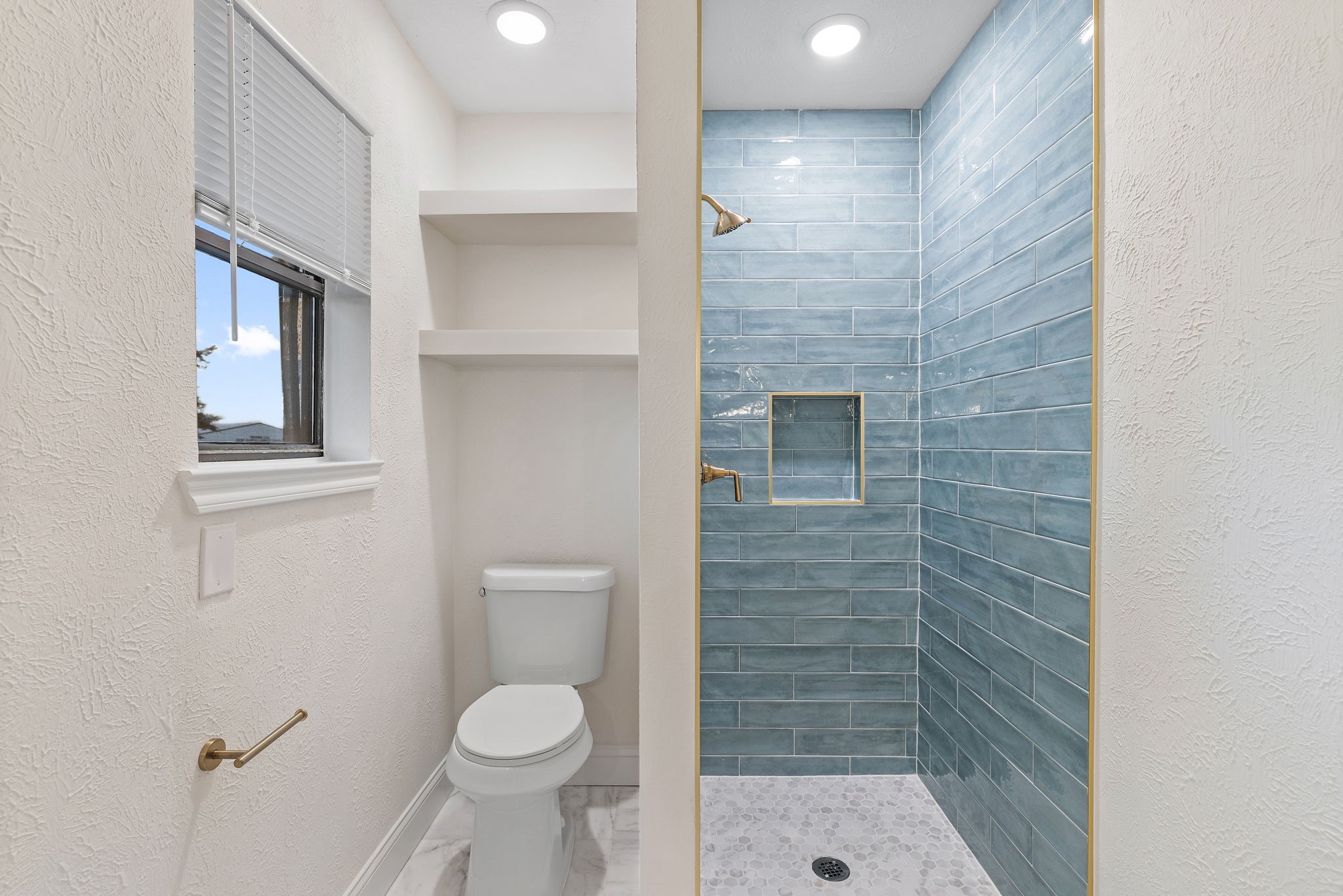 403 E 8th Street