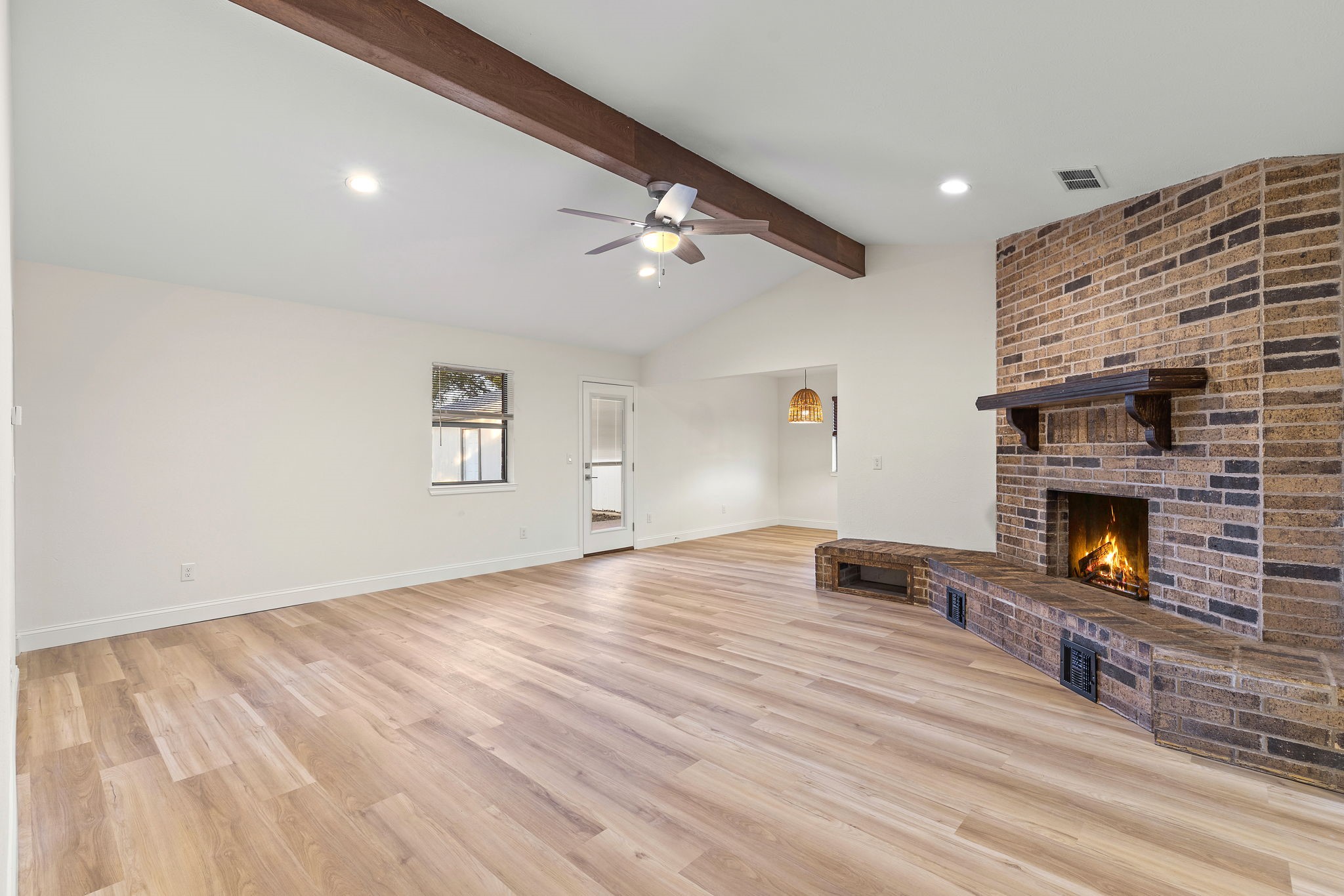 403 E 8th Street
