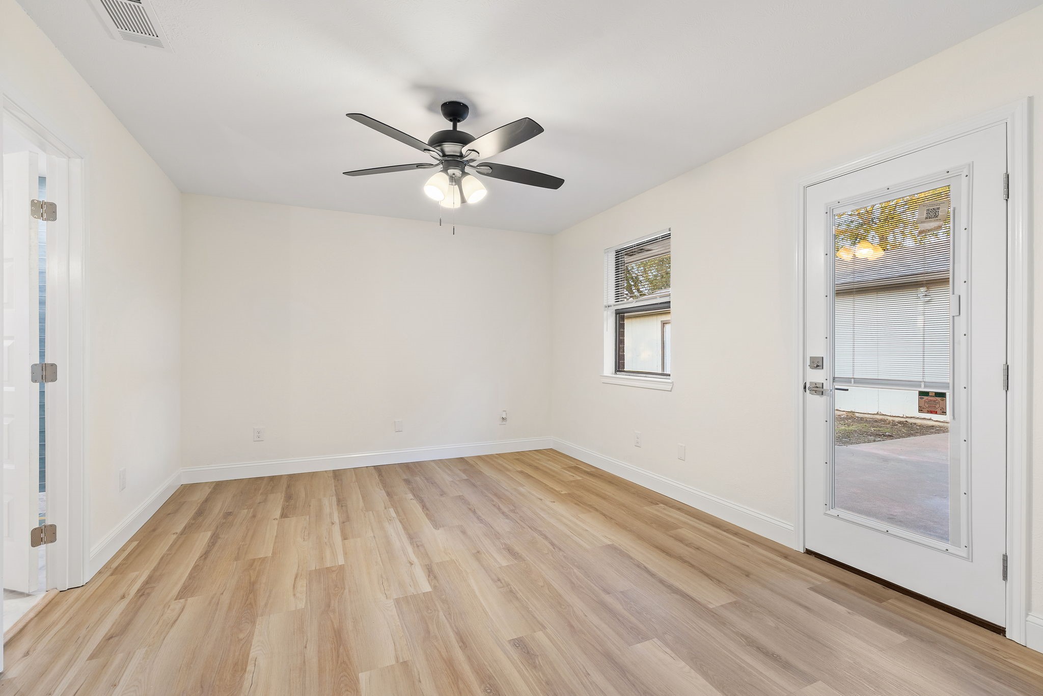 403 E 8th Street