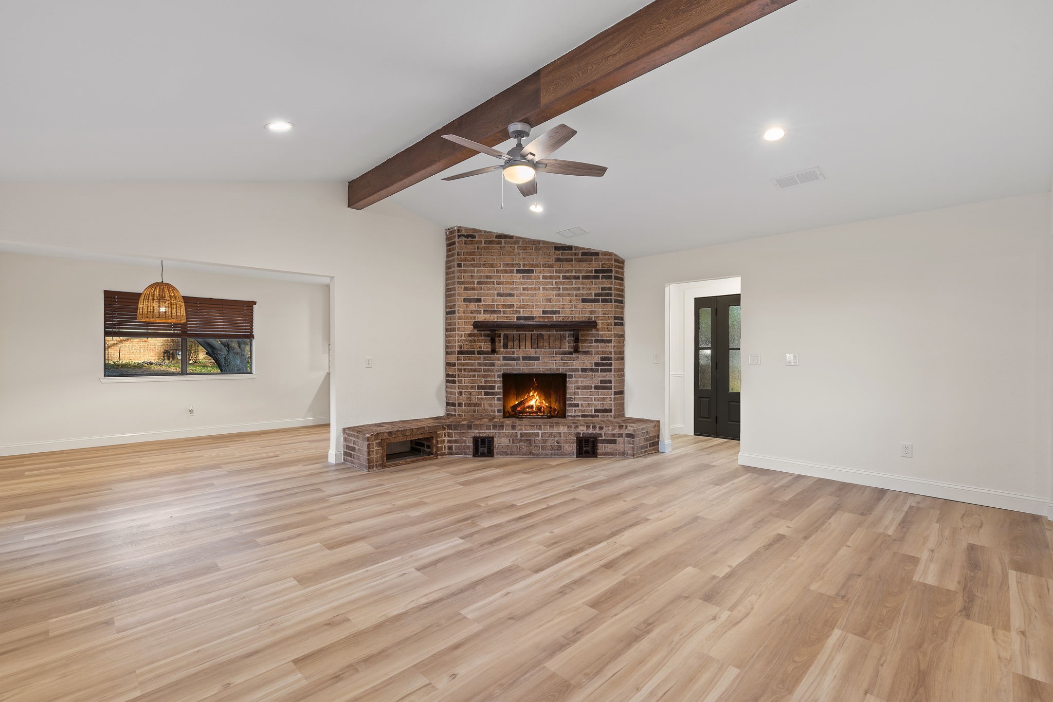 403 E 8th Street