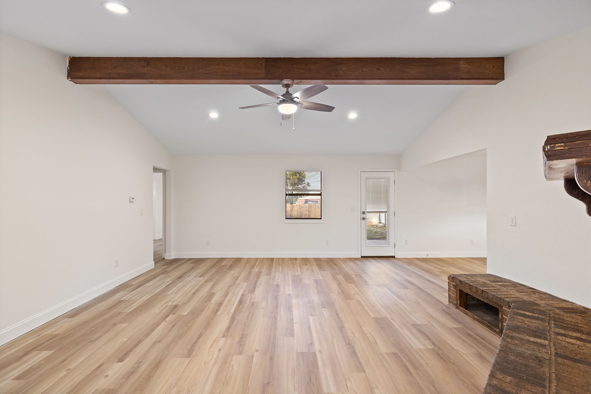 403 E 8th Street