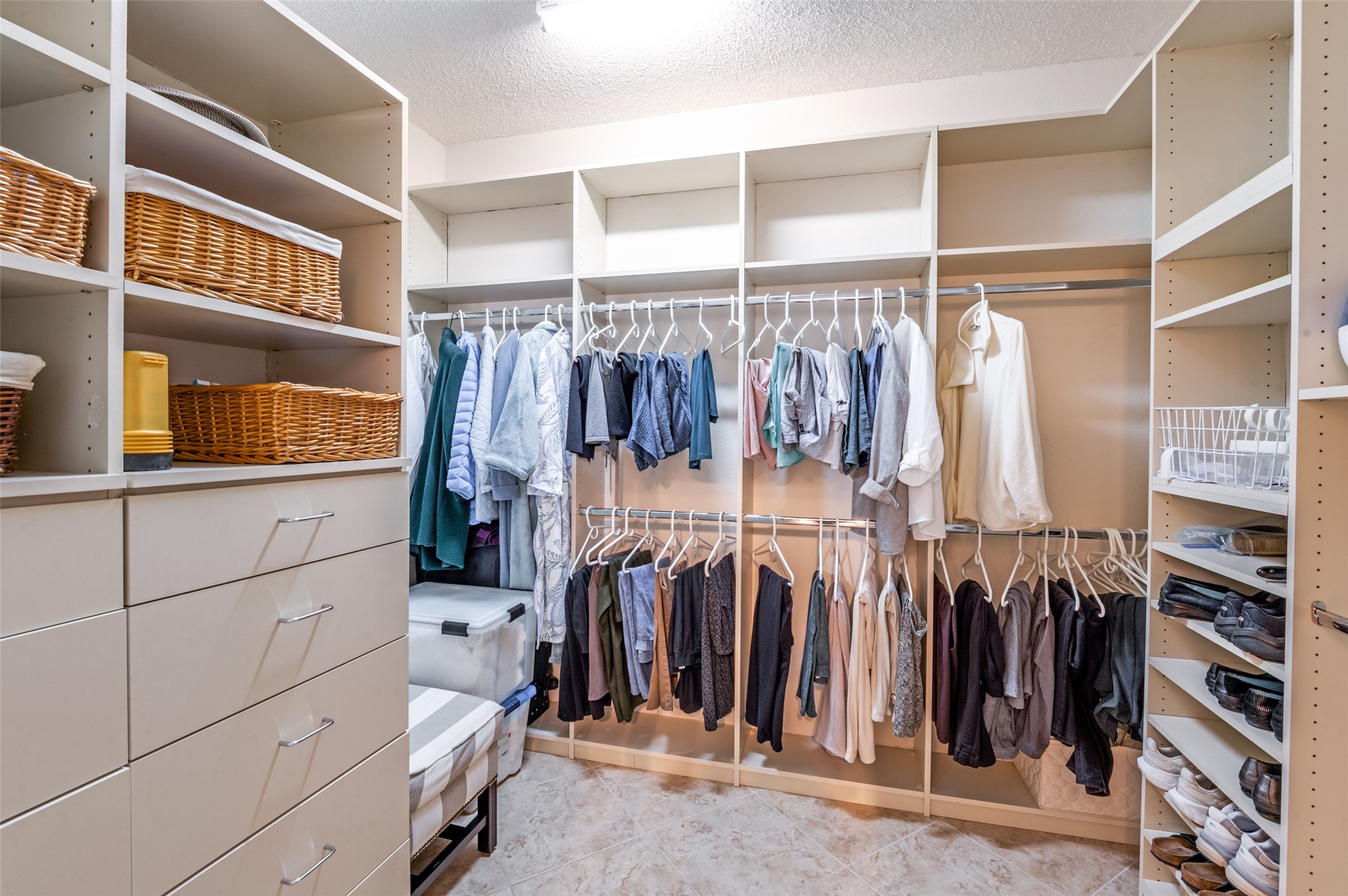 11000 Alexandria Drive