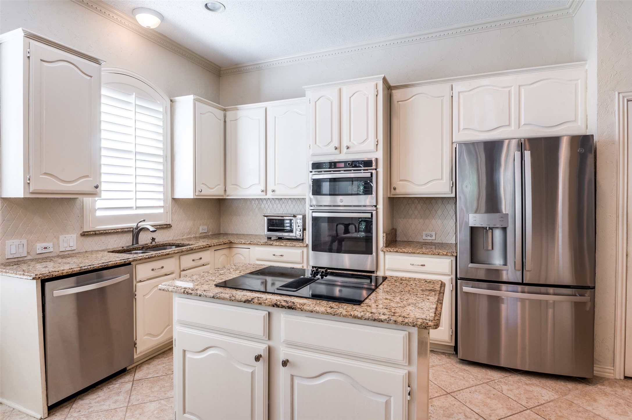 11000 Alexandria Drive