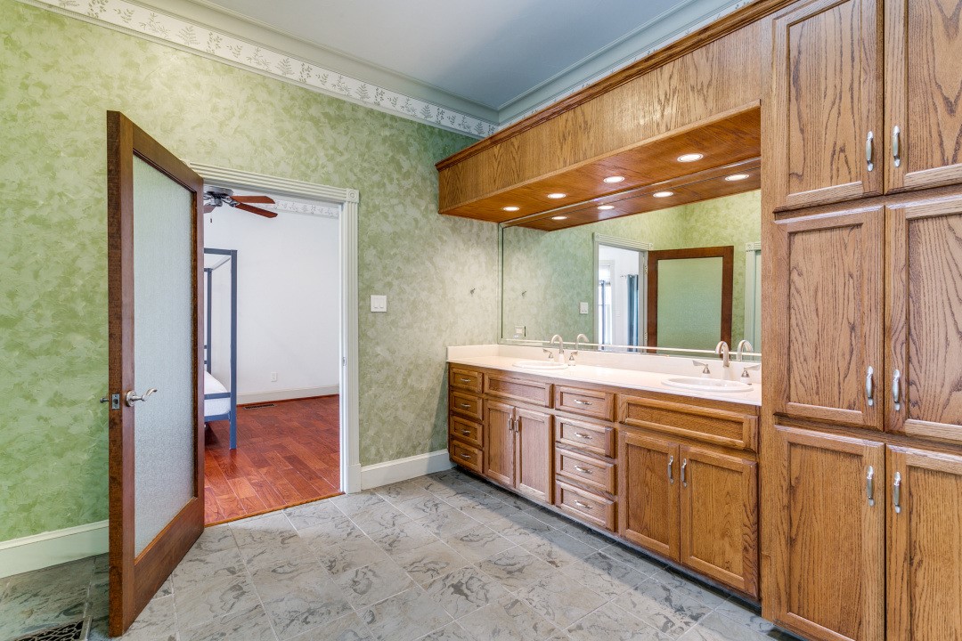 1513 Canyon Oaks Drive