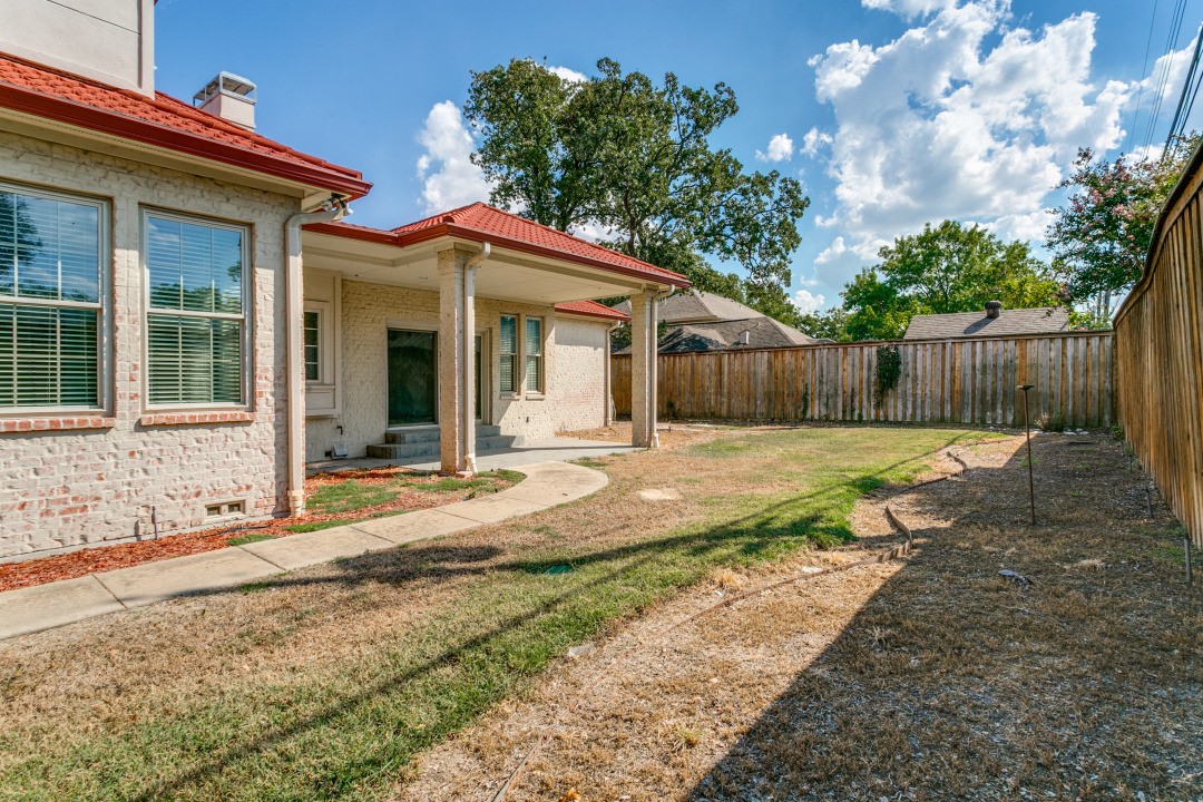 1513 Canyon Oaks Drive