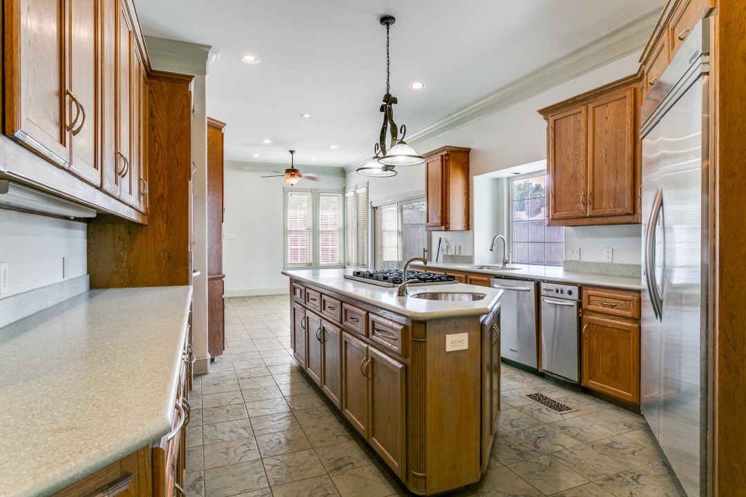 1513 Canyon Oaks Drive