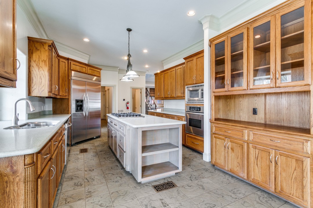 1513 Canyon Oaks Drive