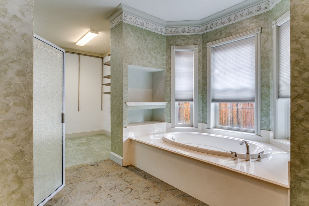 1513 Canyon Oaks Drive