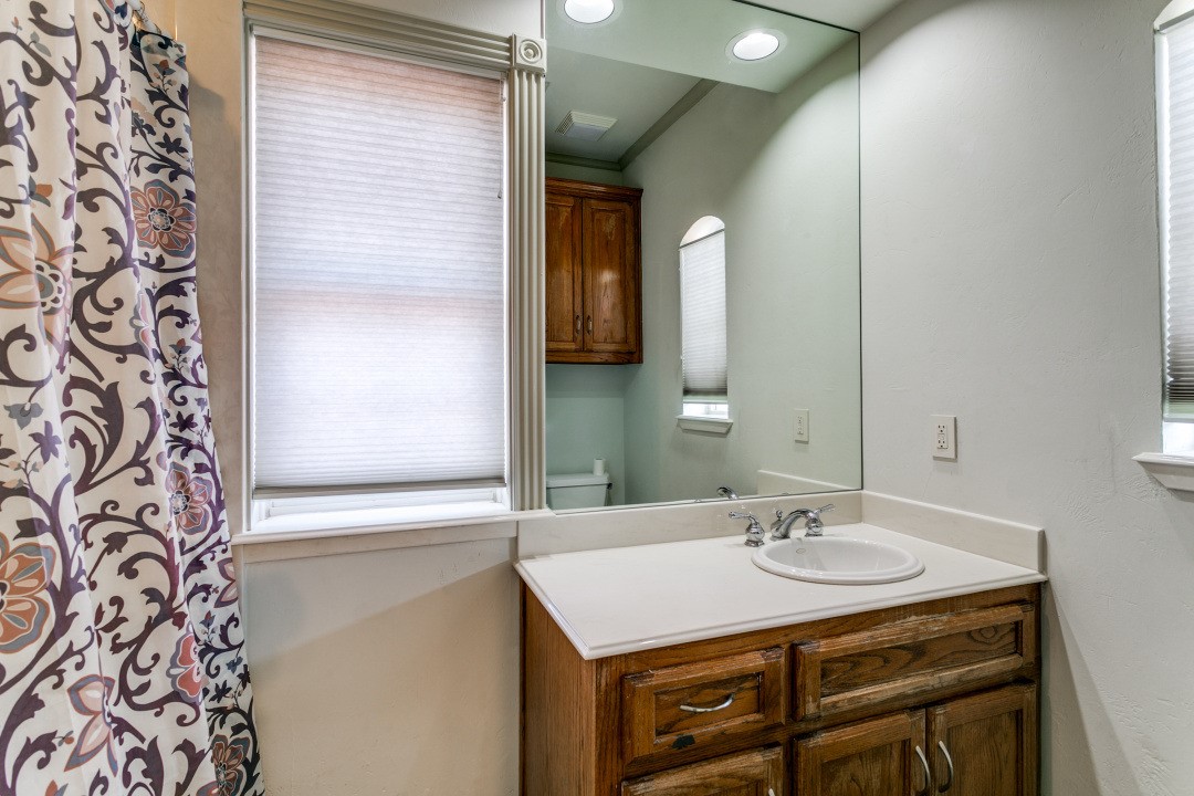 1513 Canyon Oaks Drive