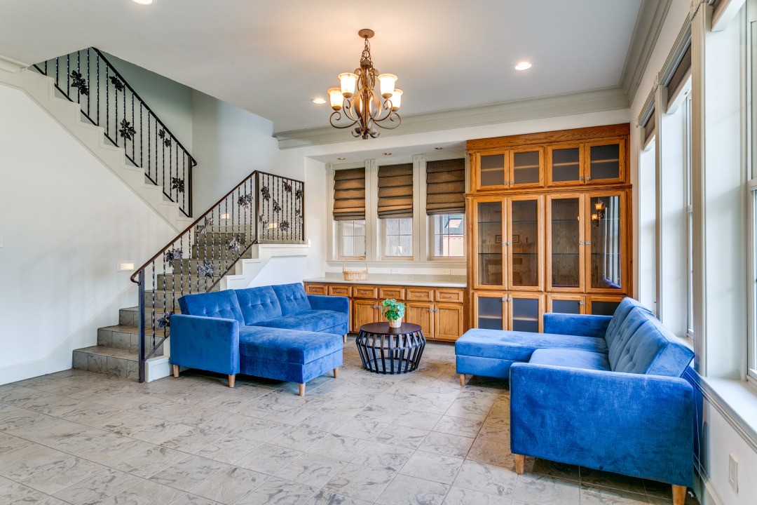 1513 Canyon Oaks Drive