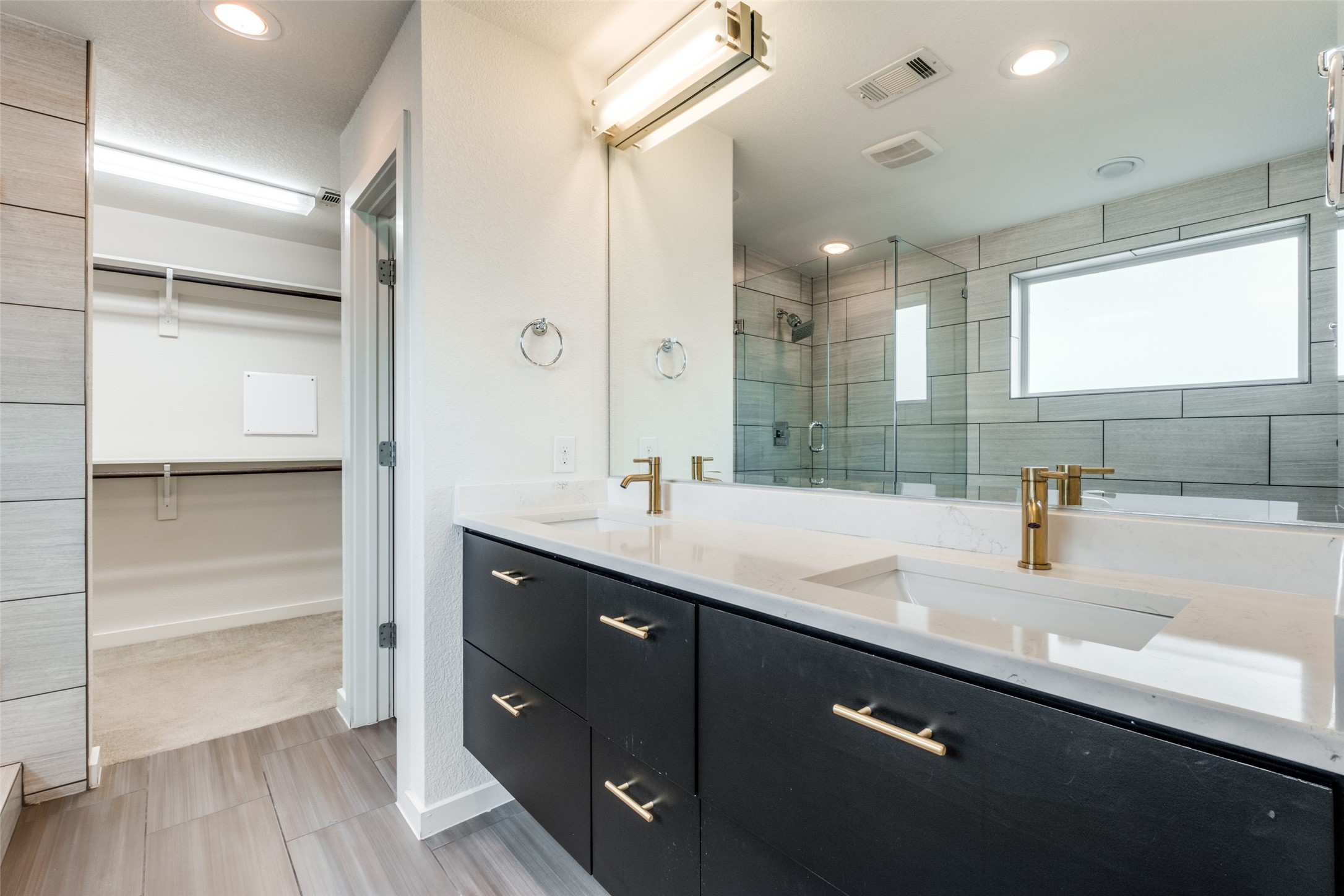 1811 Euclid Avenue 5