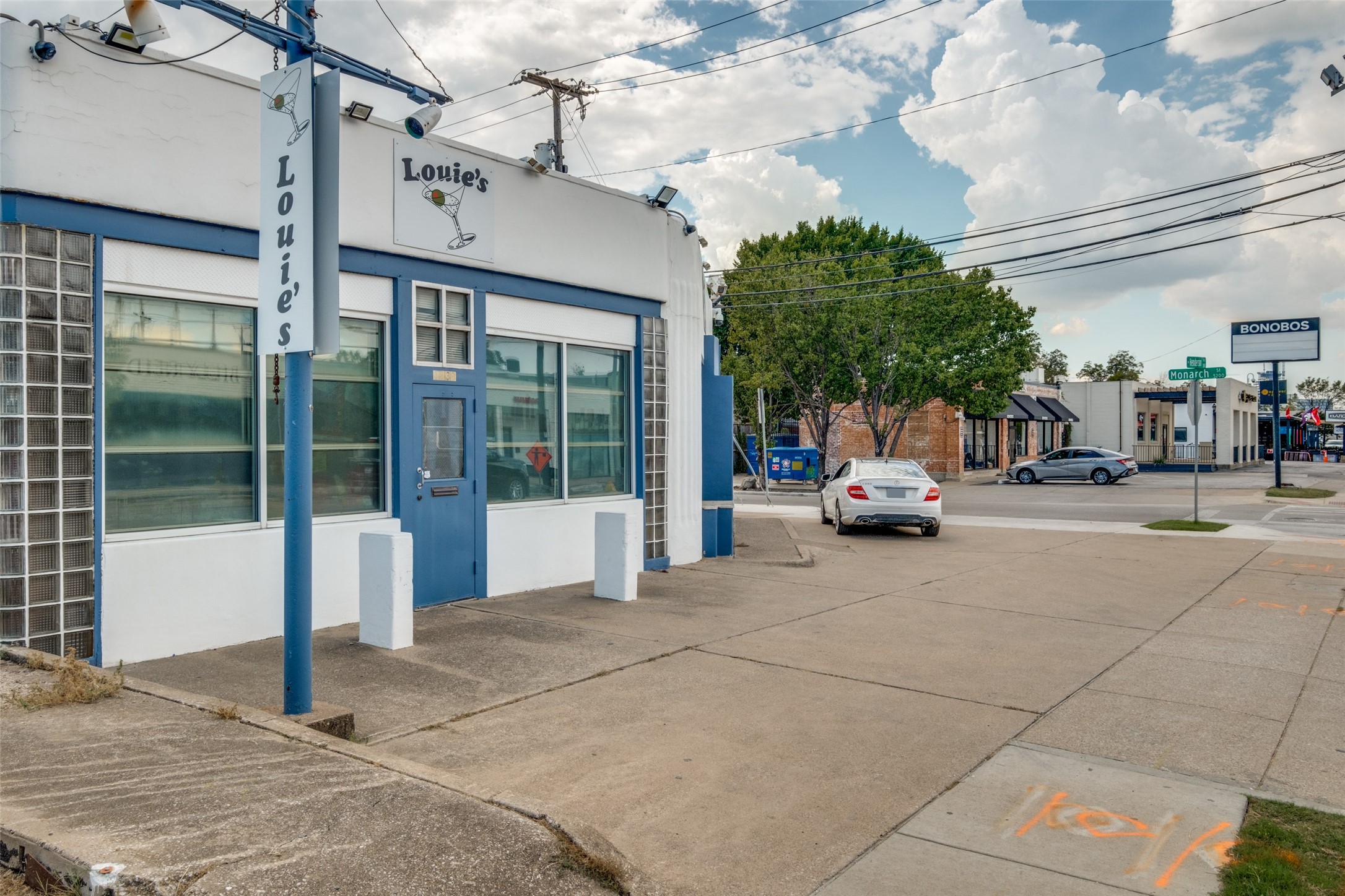 1811 Euclid Avenue 5