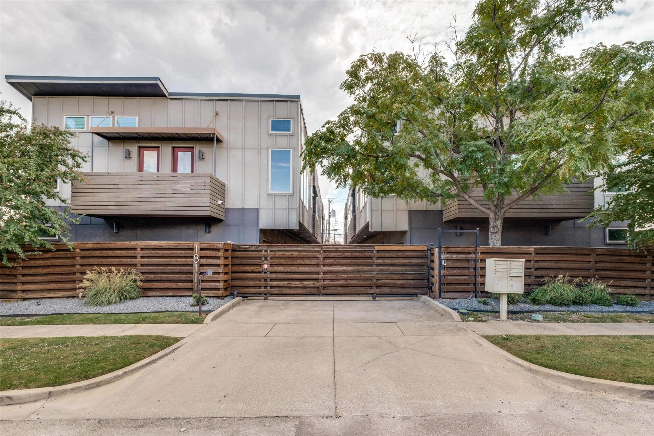 1811 Euclid Avenue 5