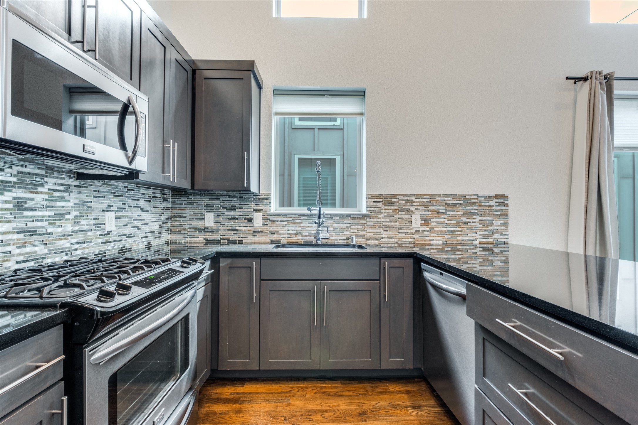 1811 Euclid Avenue 5