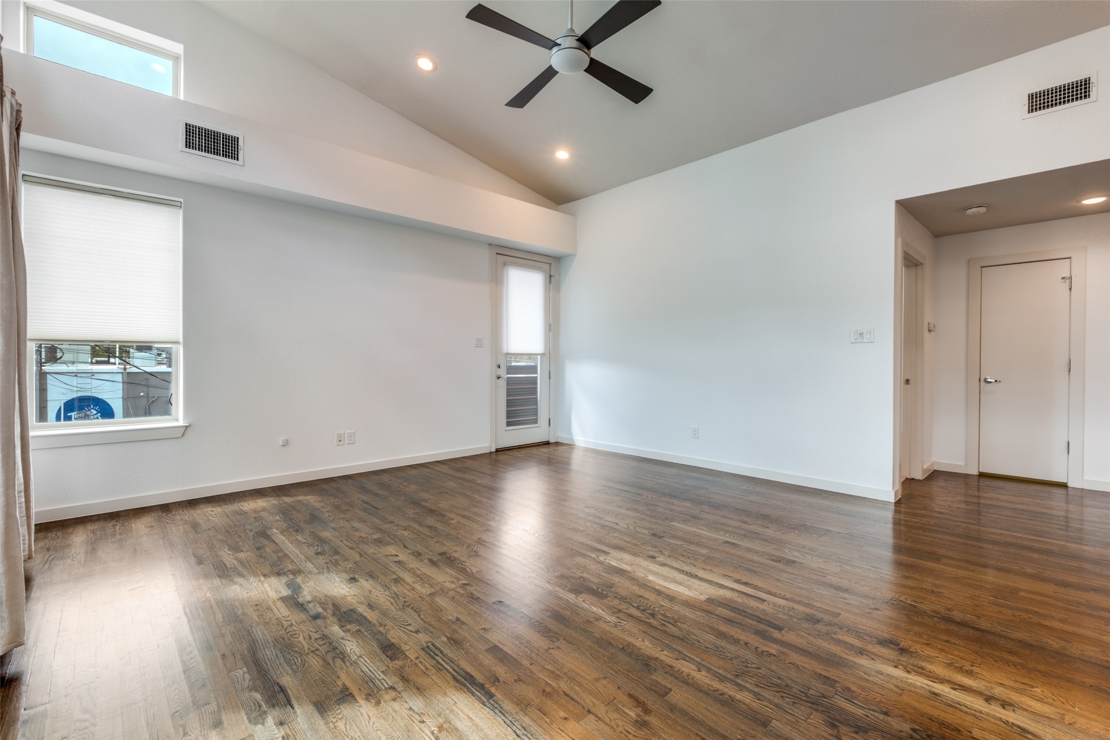 1811 Euclid Avenue 5