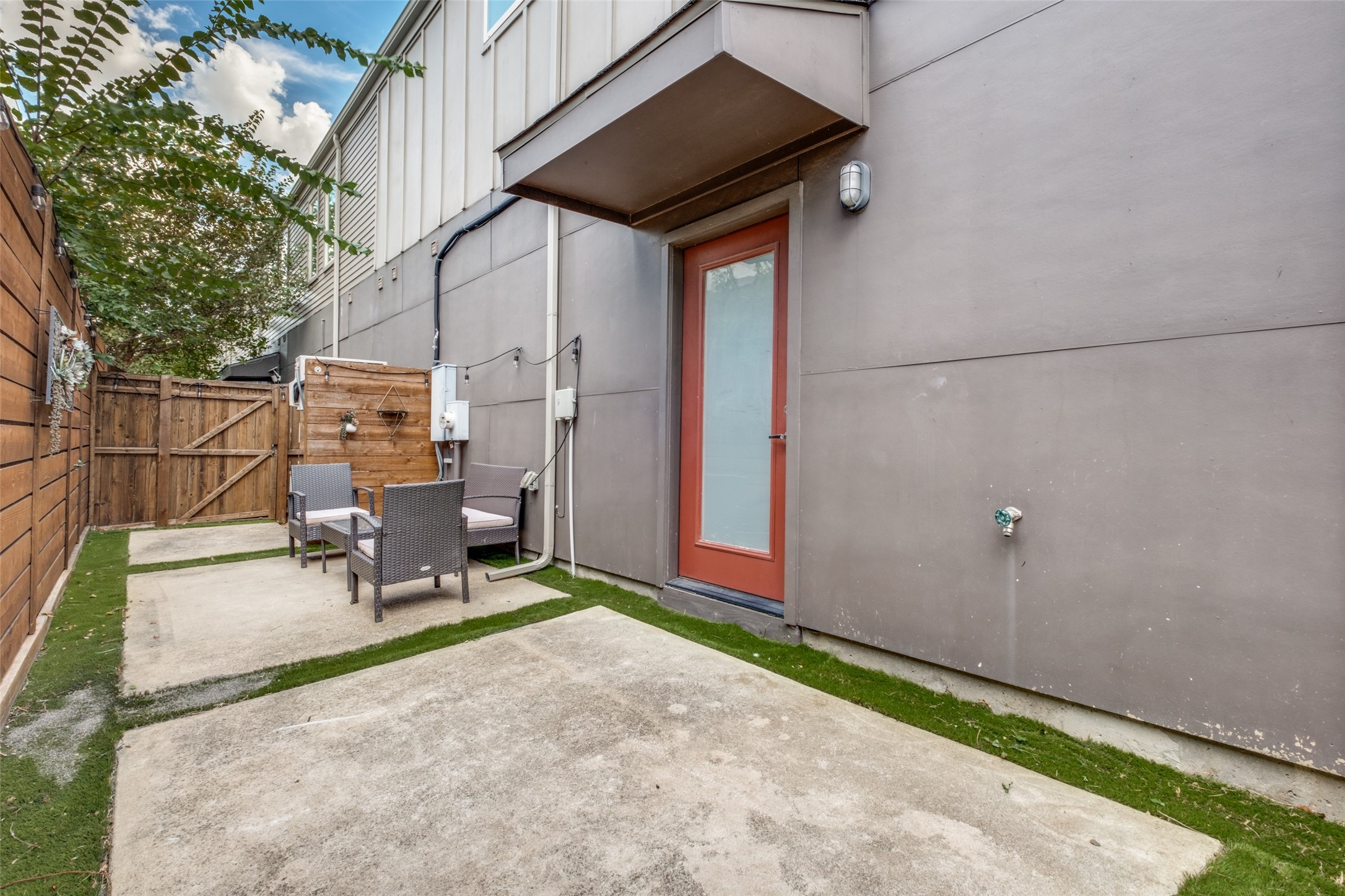 1811 Euclid Avenue 5