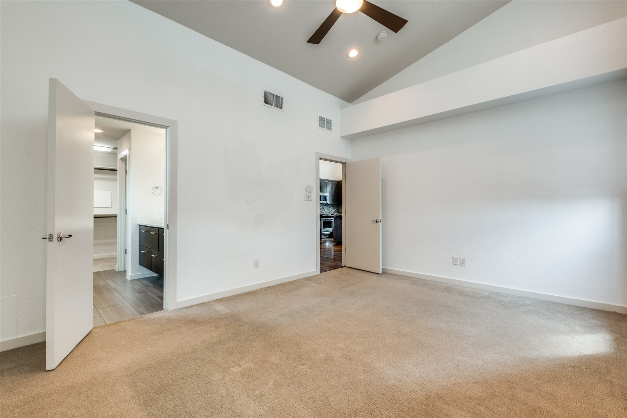 1811 Euclid Avenue 5