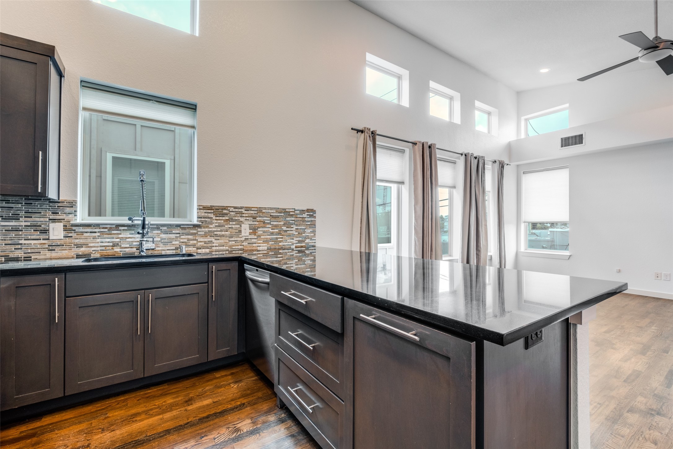 1811 Euclid Avenue 5