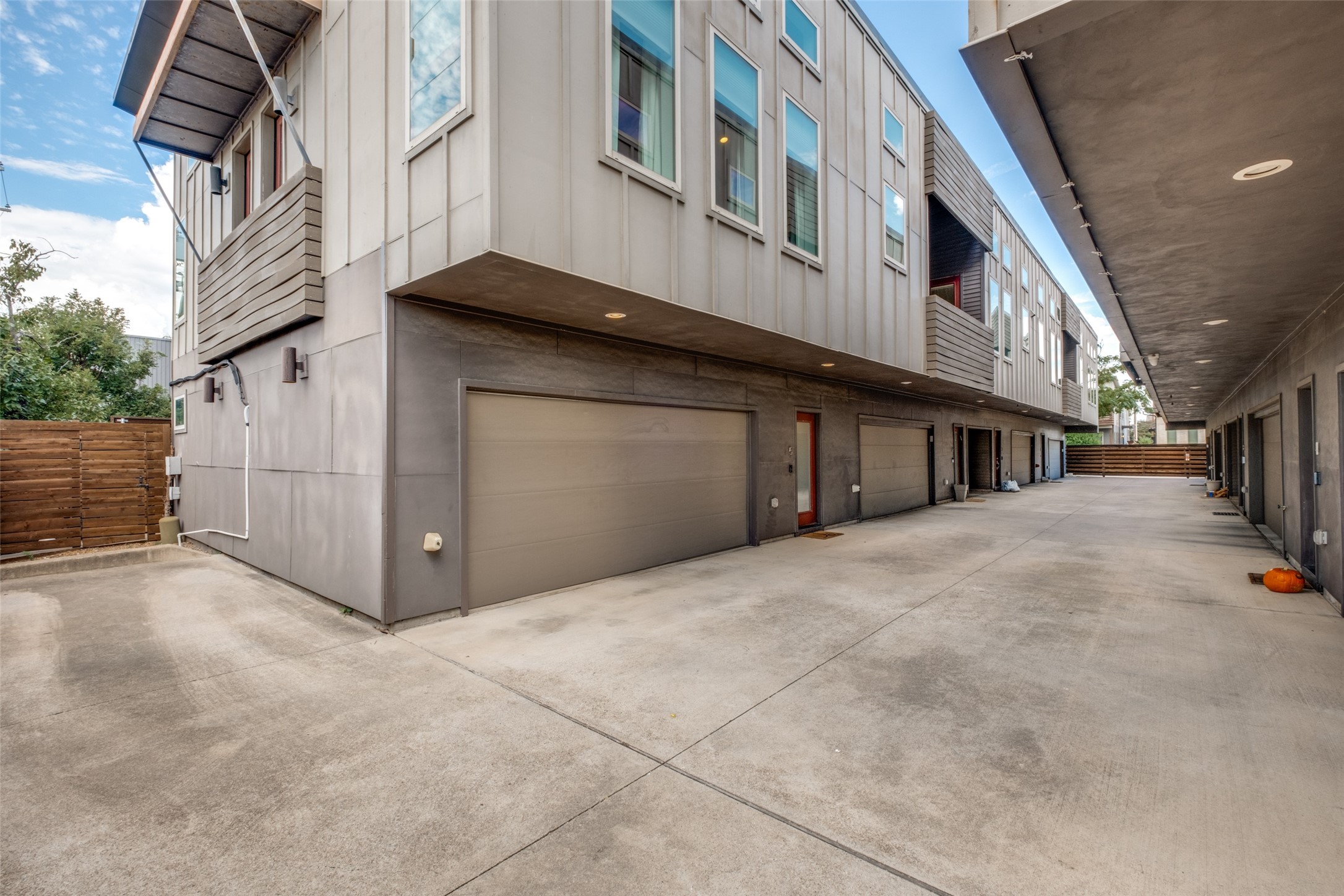 1811 Euclid Avenue 5