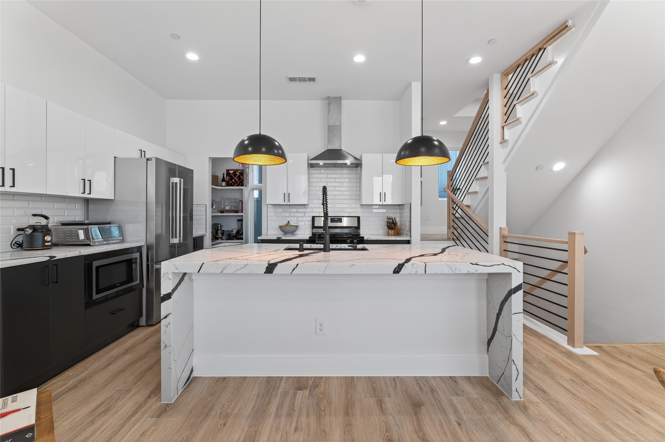 2102 N Prairie Avenue 105