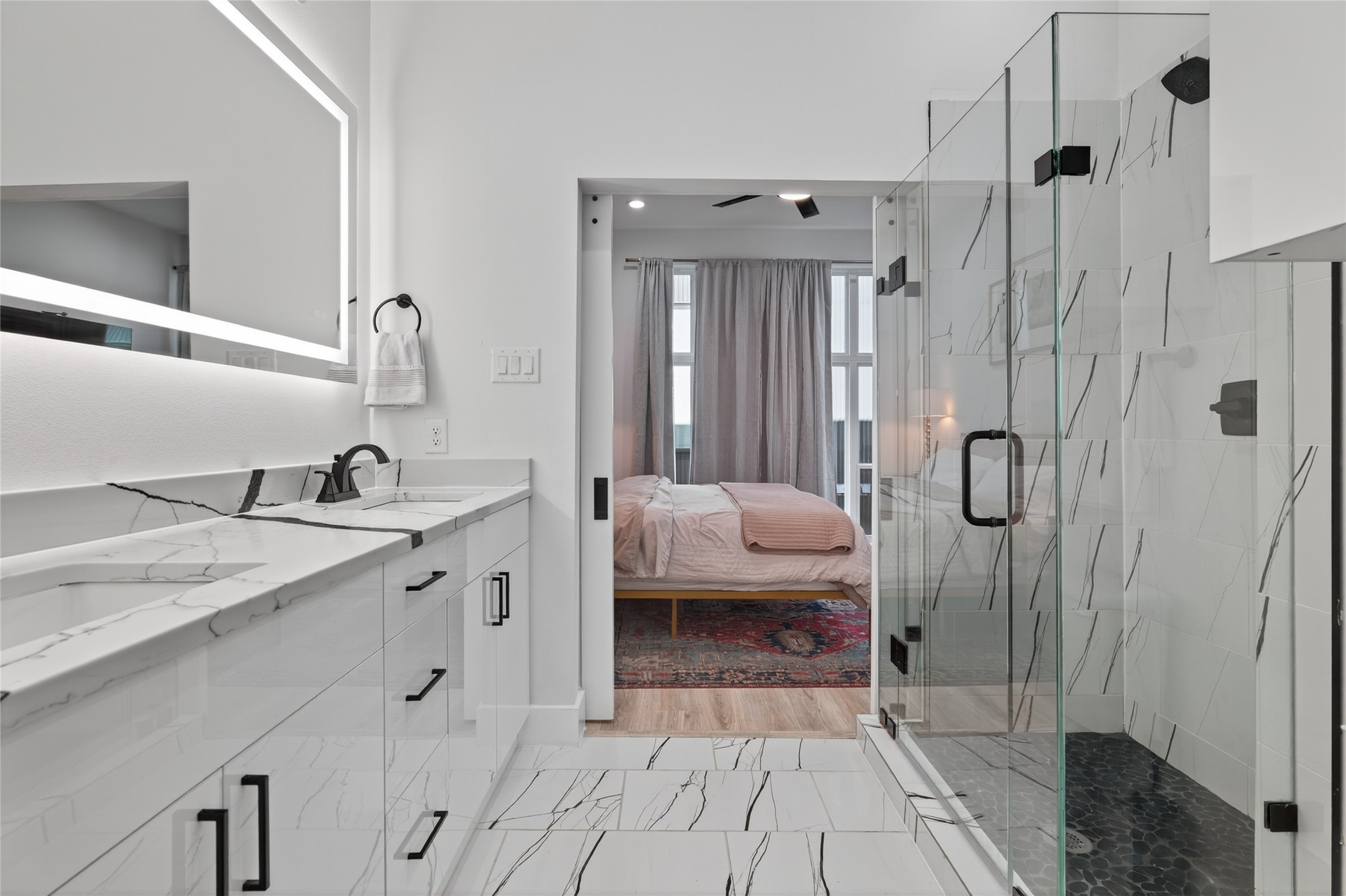 2102 N Prairie Avenue 105