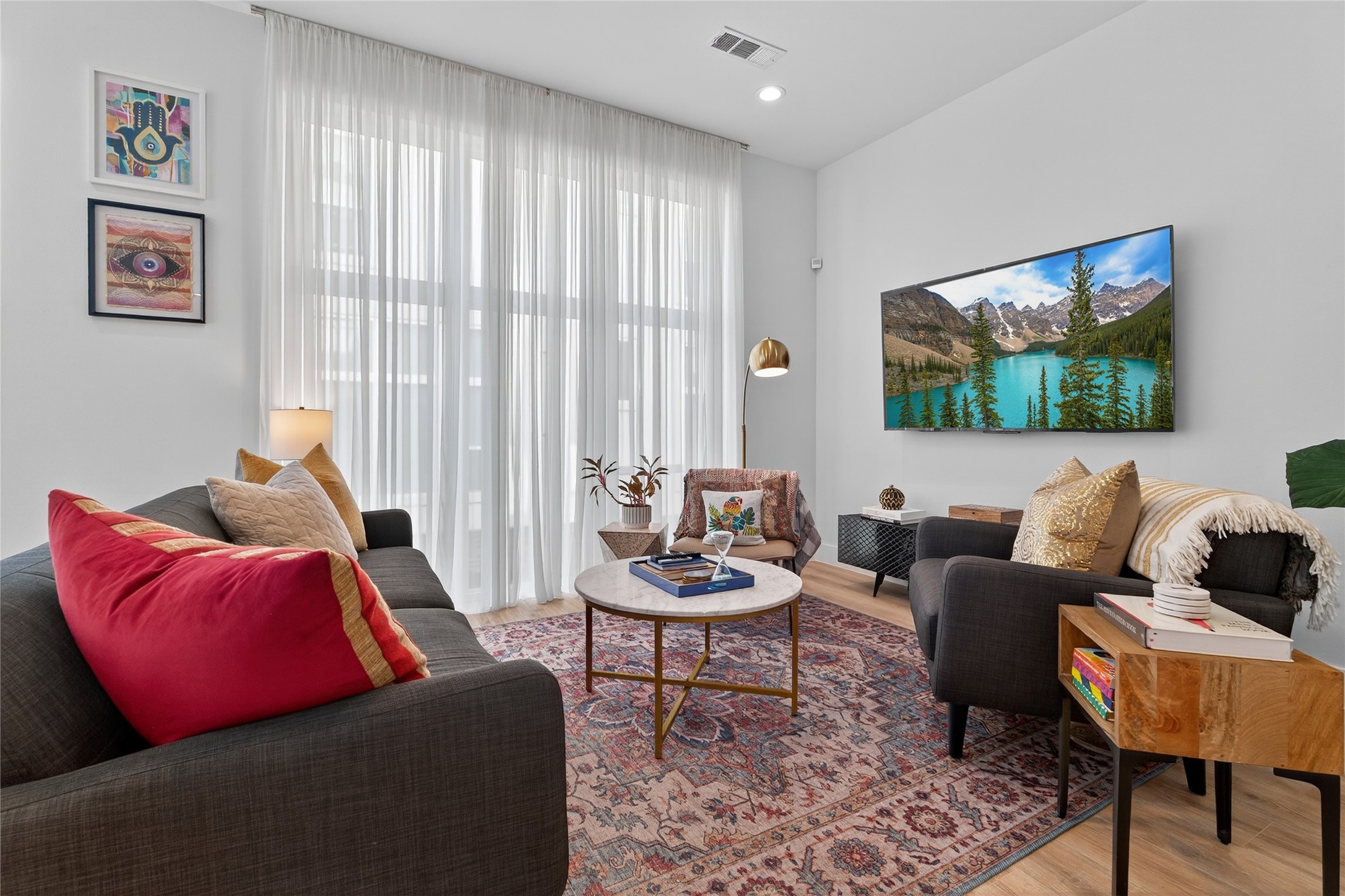 2102 N Prairie Avenue 105