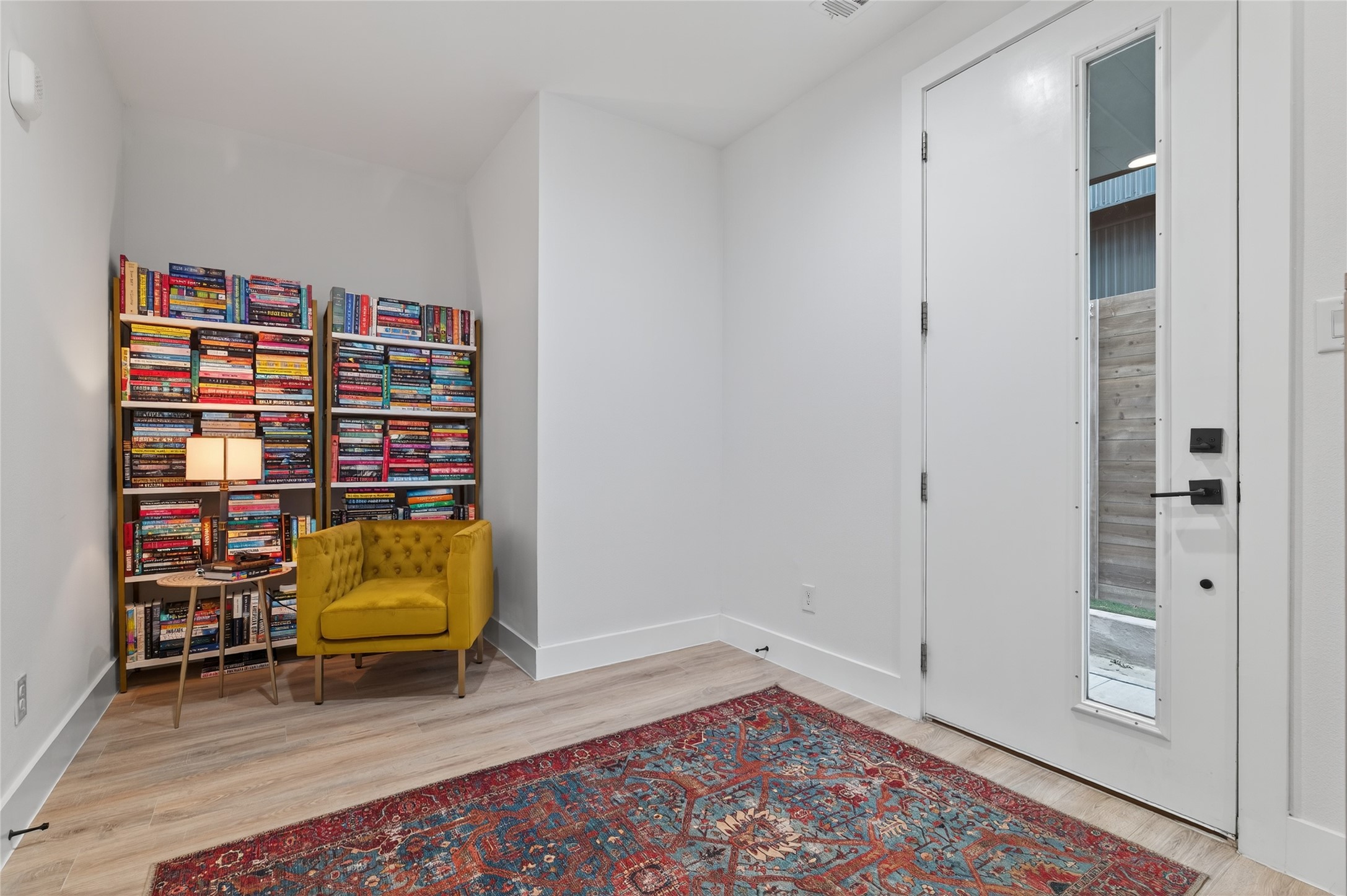 2102 N Prairie Avenue 105