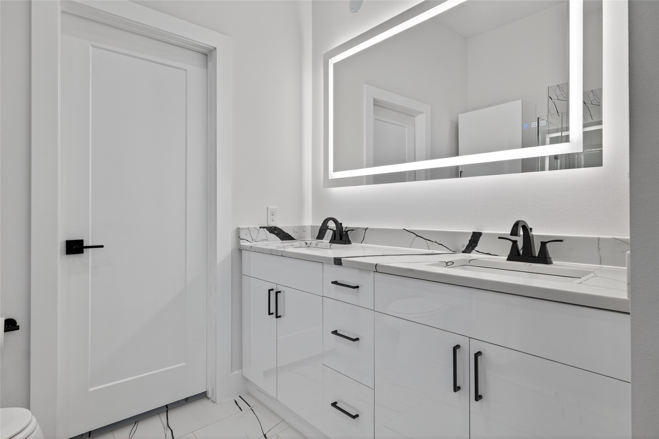 2102 N Prairie Avenue 105