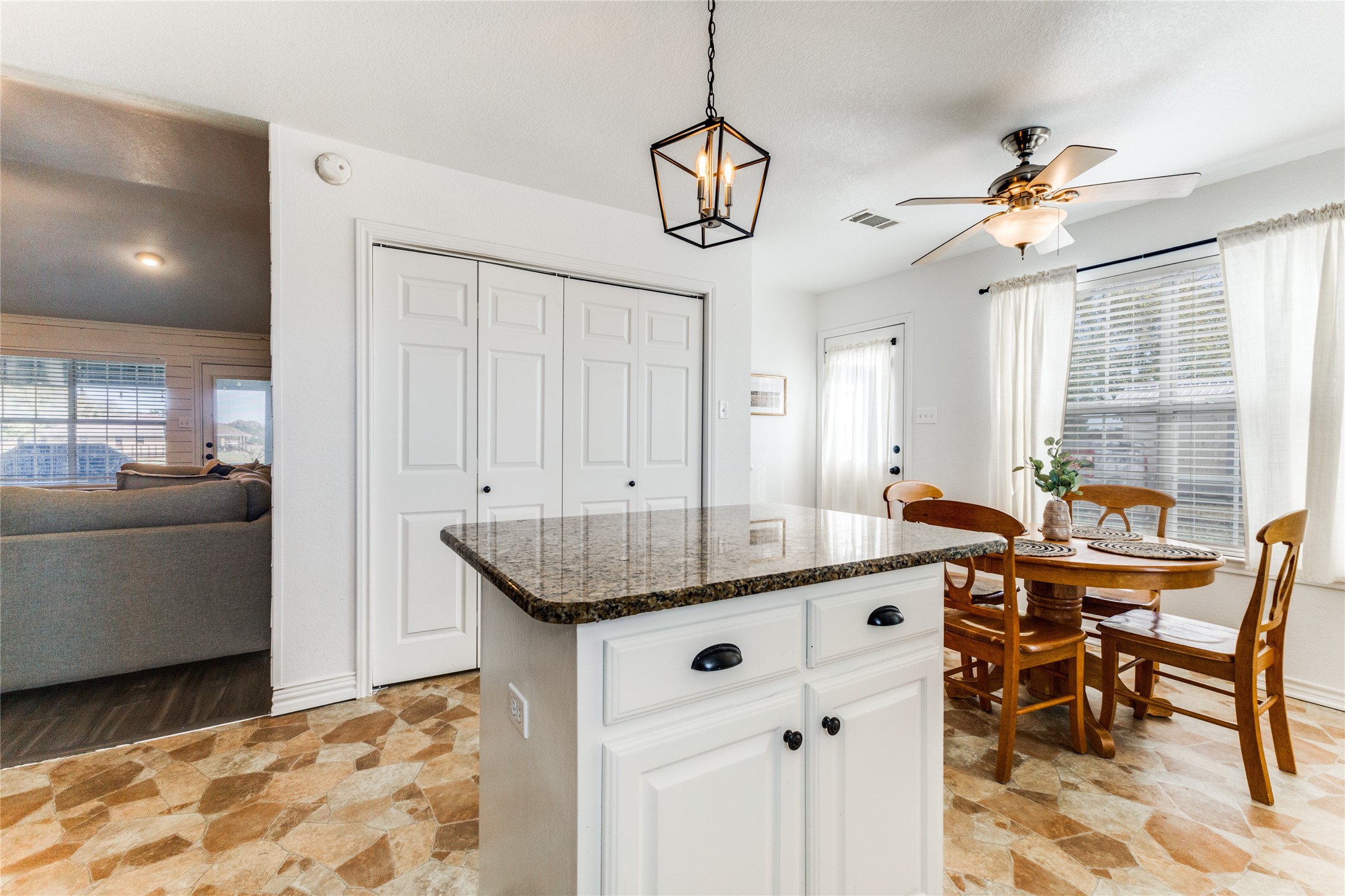 2011 VZ County Road 4123