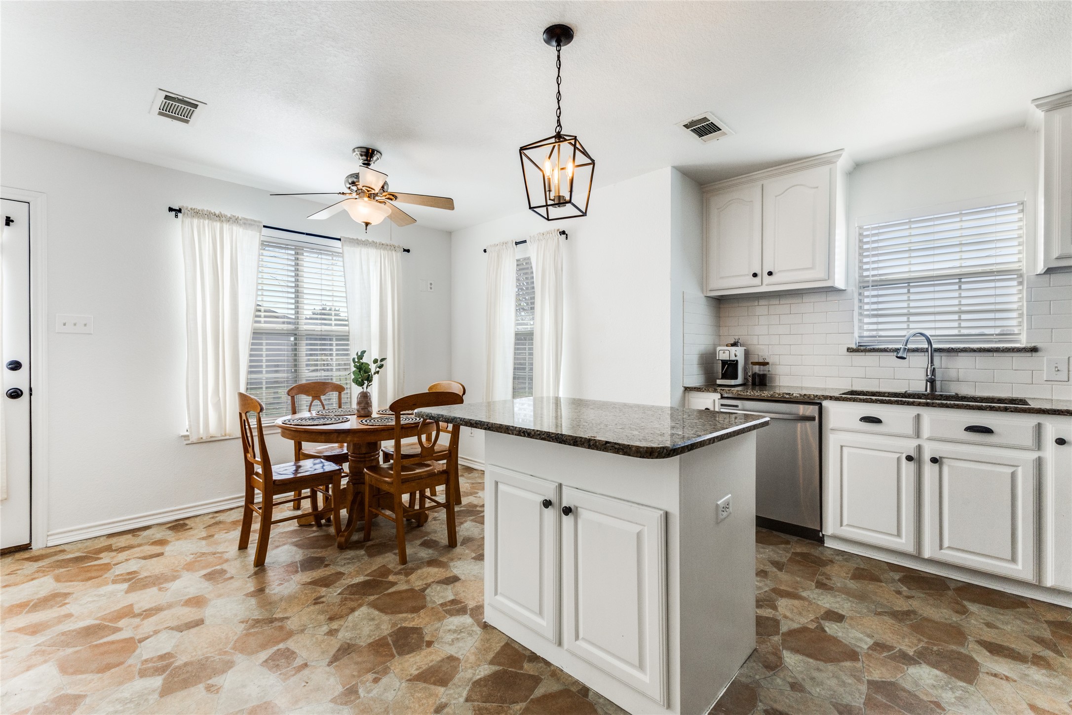 2011 VZ County Road 4123