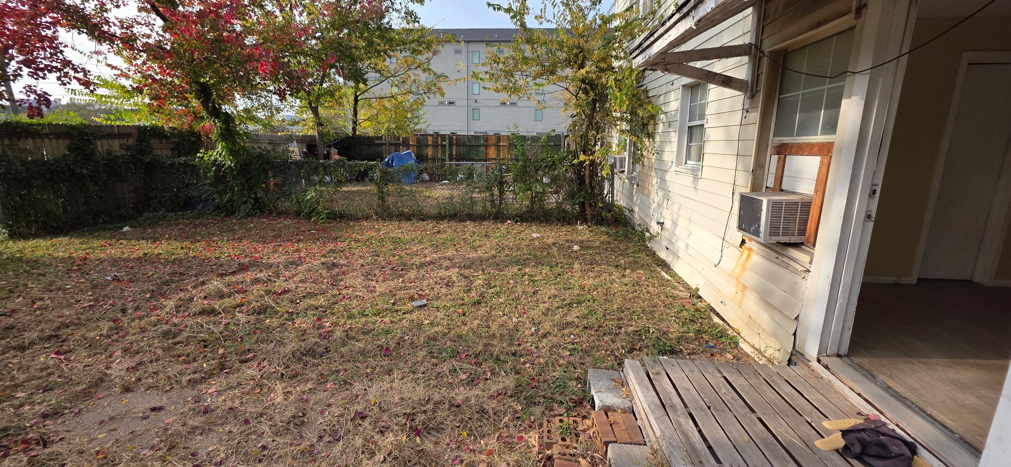 4300 Roseland Avenue