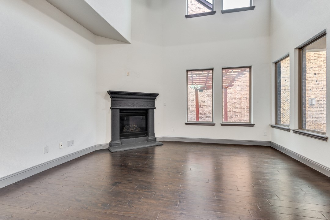 1245 W Harris Hawk Way