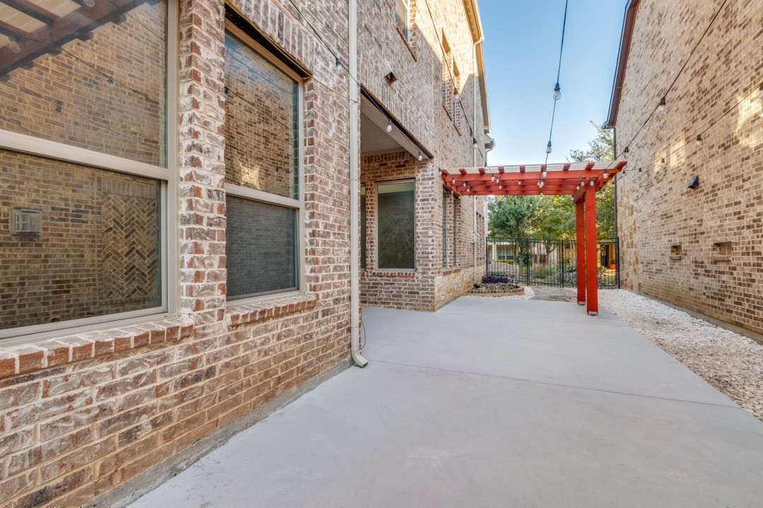 1245 W Harris Hawk Way