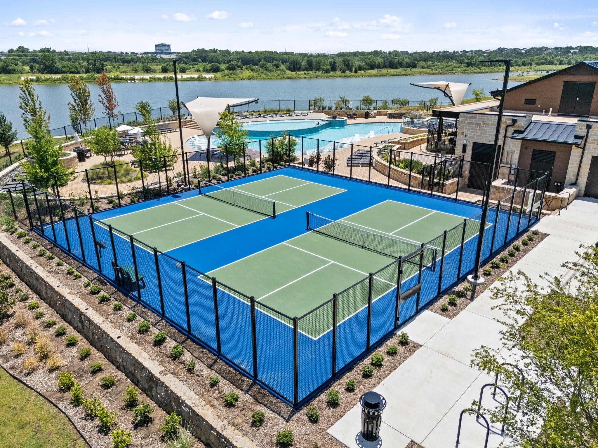 1245 W Harris Hawk Way