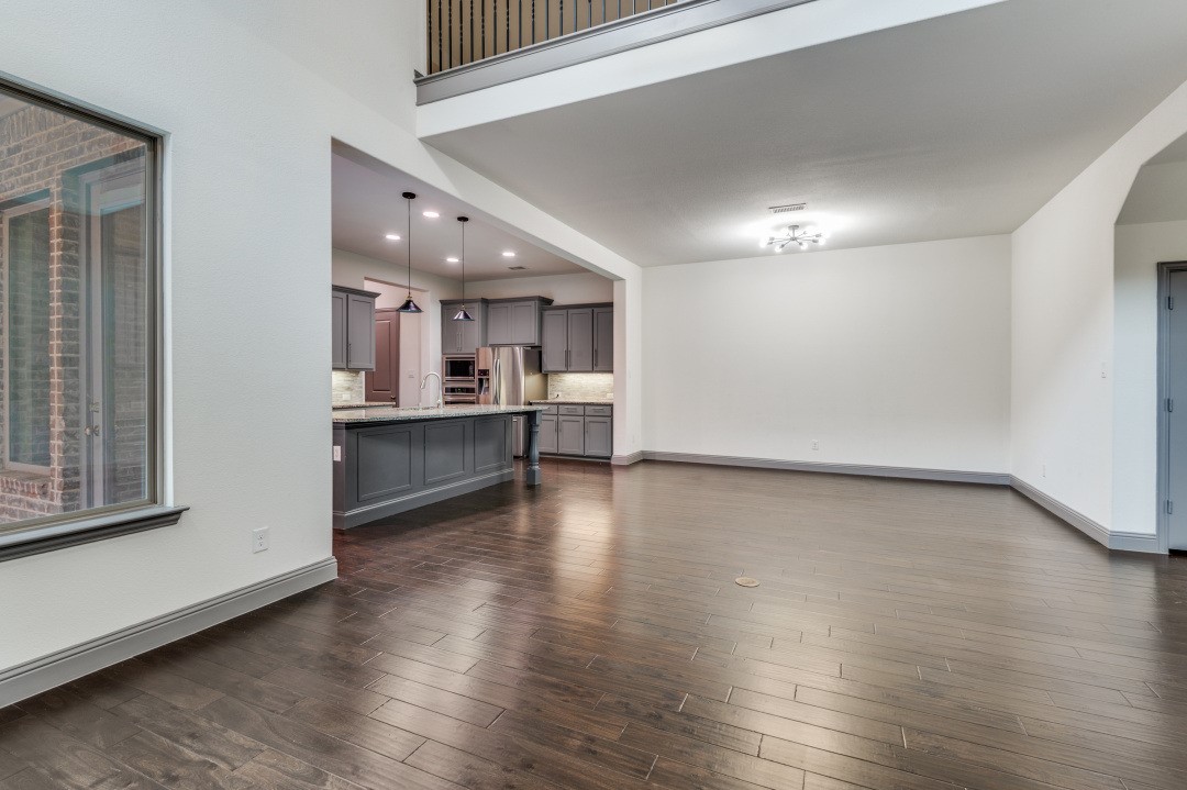 1245 W Harris Hawk Way