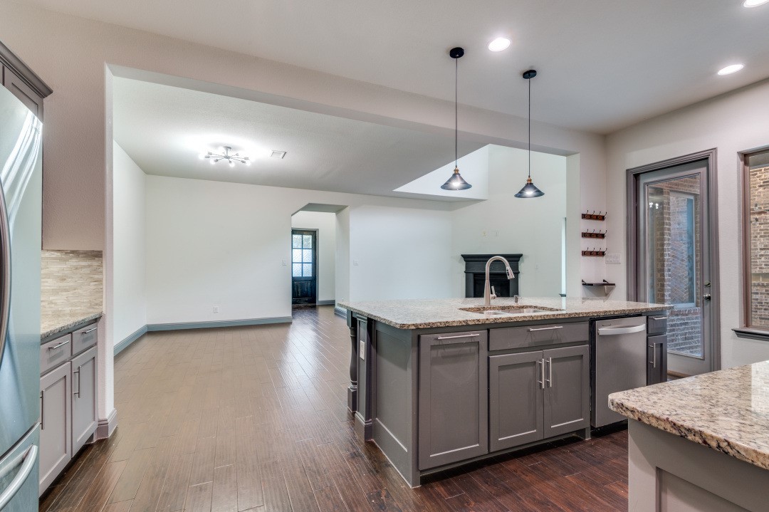 1245 W Harris Hawk Way