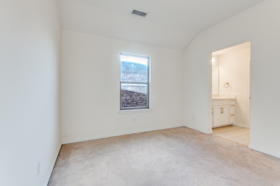 1245 W Harris Hawk Way