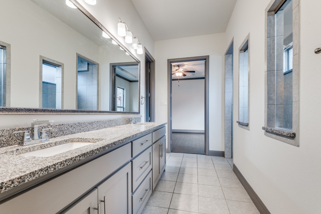 1245 W Harris Hawk Way