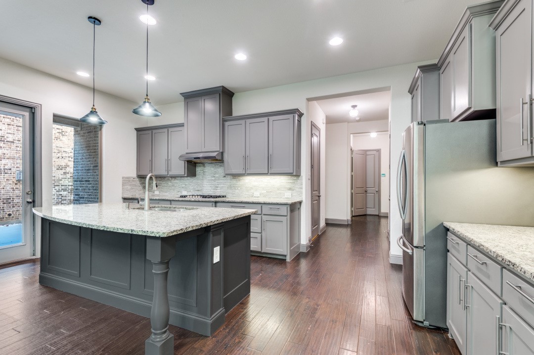 1245 W Harris Hawk Way