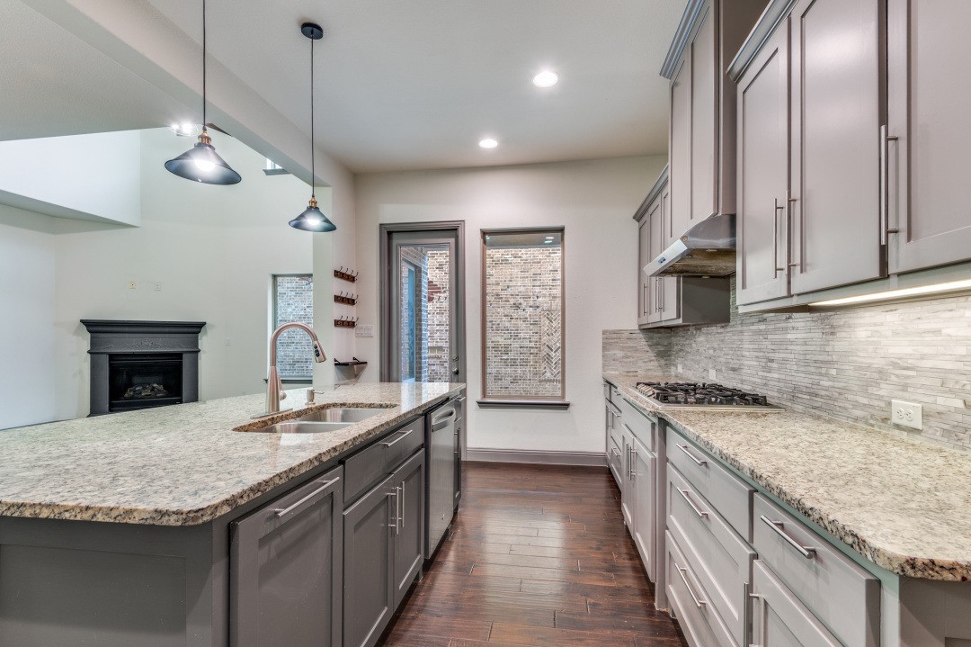 1245 W Harris Hawk Way