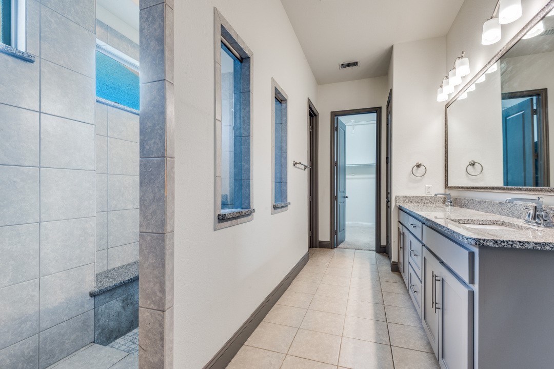 1245 W Harris Hawk Way