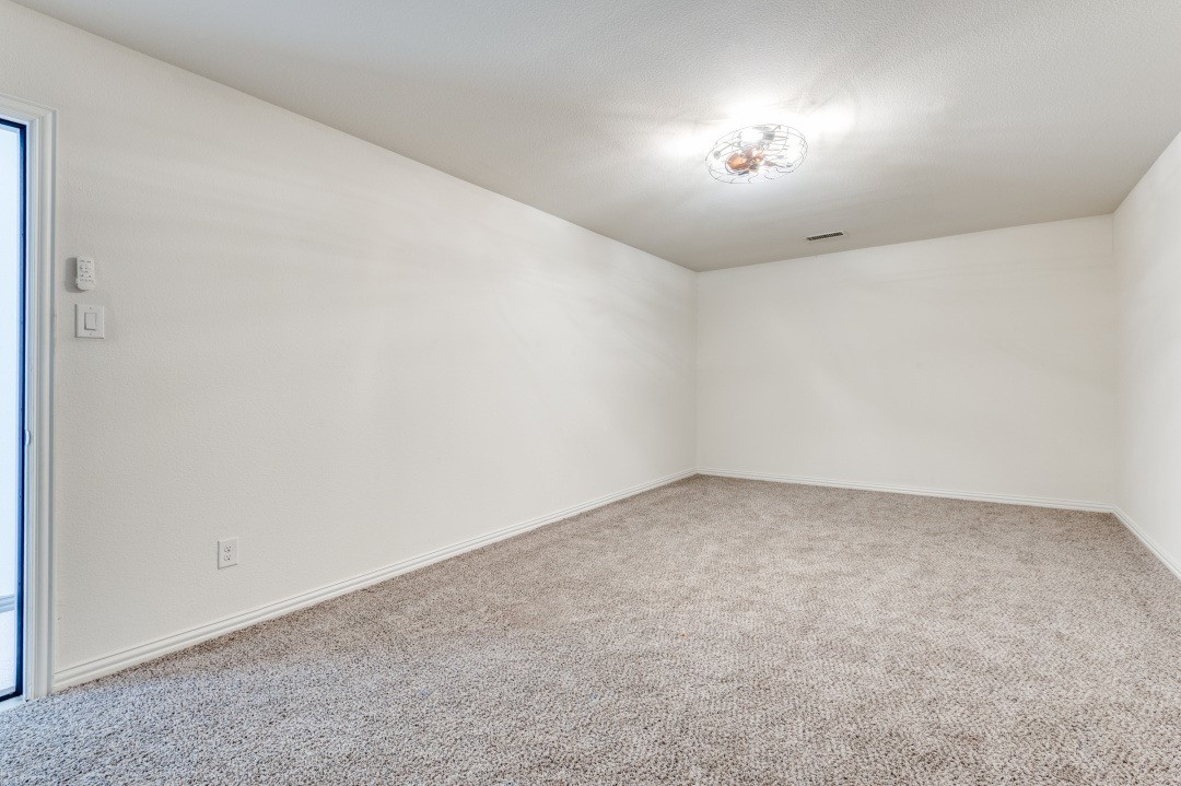 1245 W Harris Hawk Way