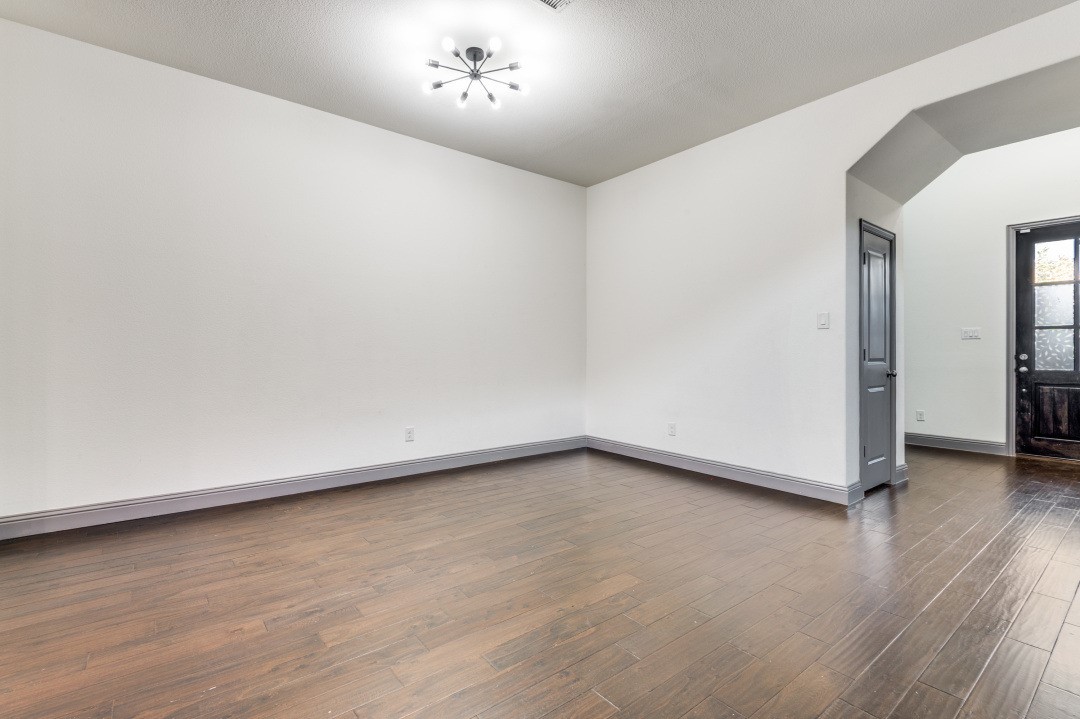 1245 W Harris Hawk Way