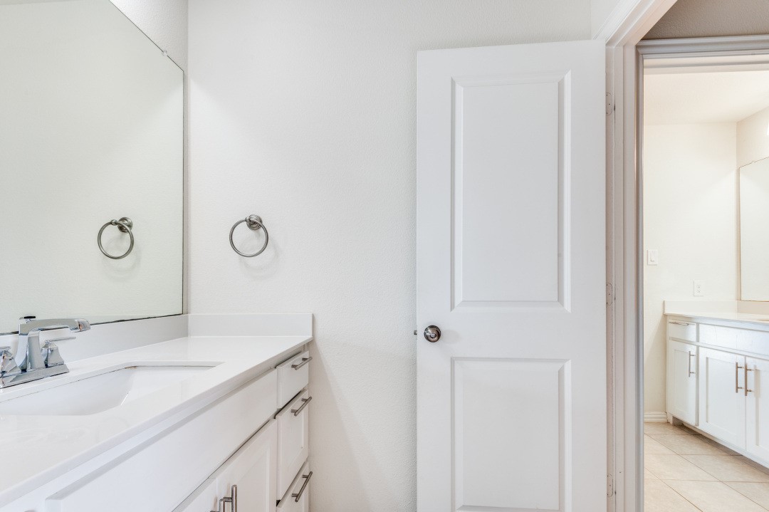 1245 W Harris Hawk Way