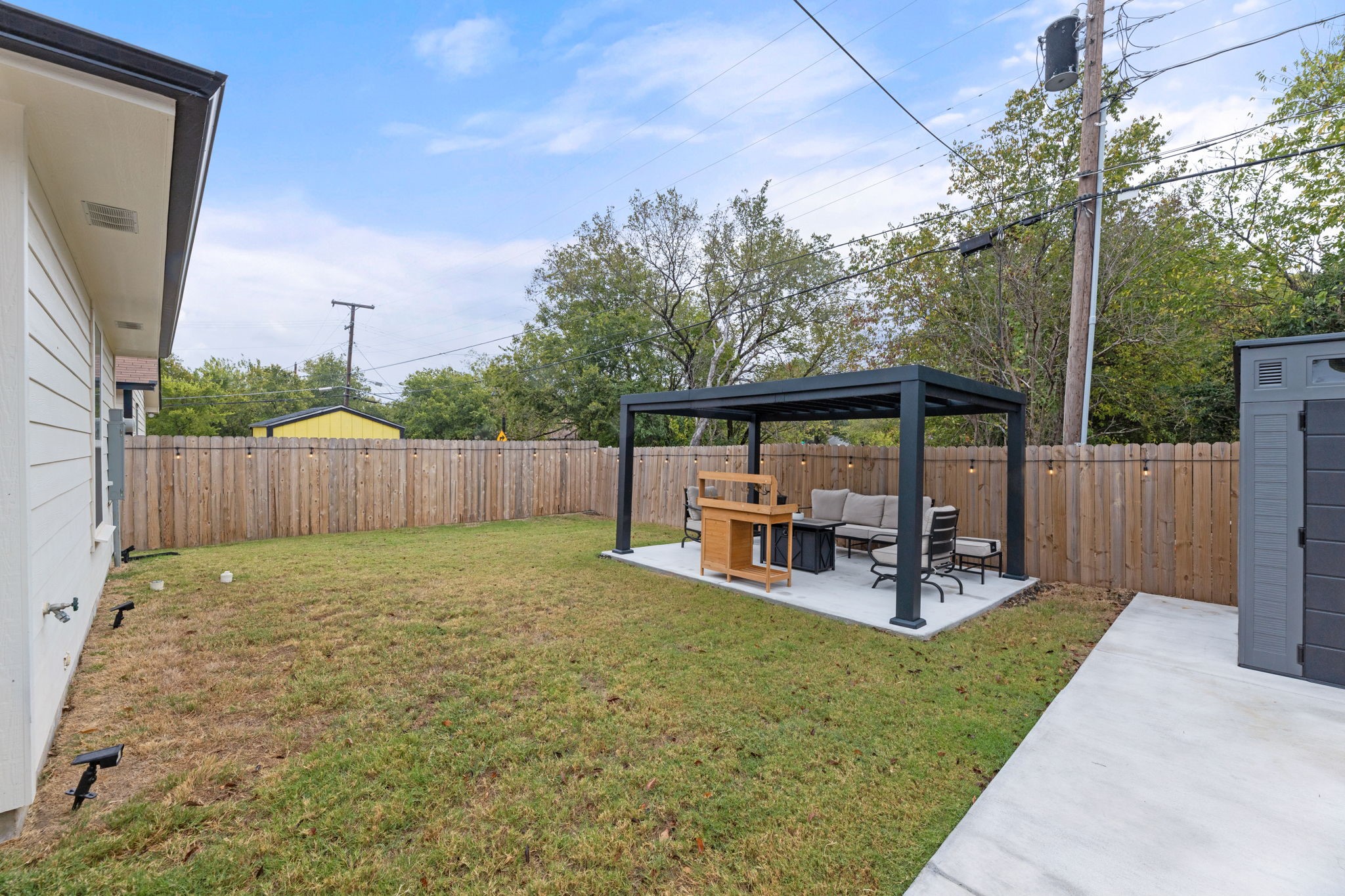 1530 E Cannon Street