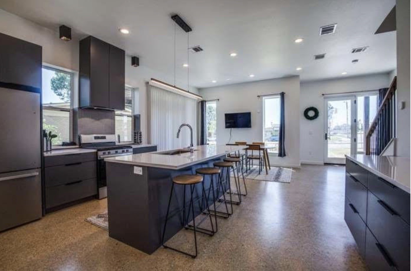 10803 Mandalay Drive