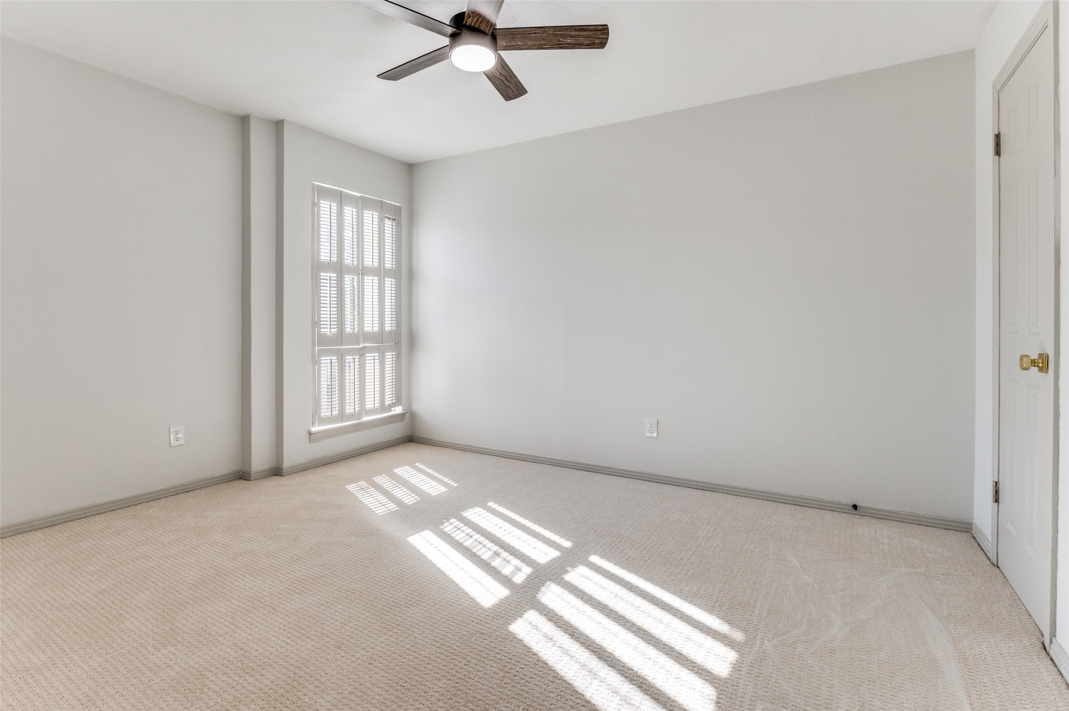 2702 Douglas Avenue 129