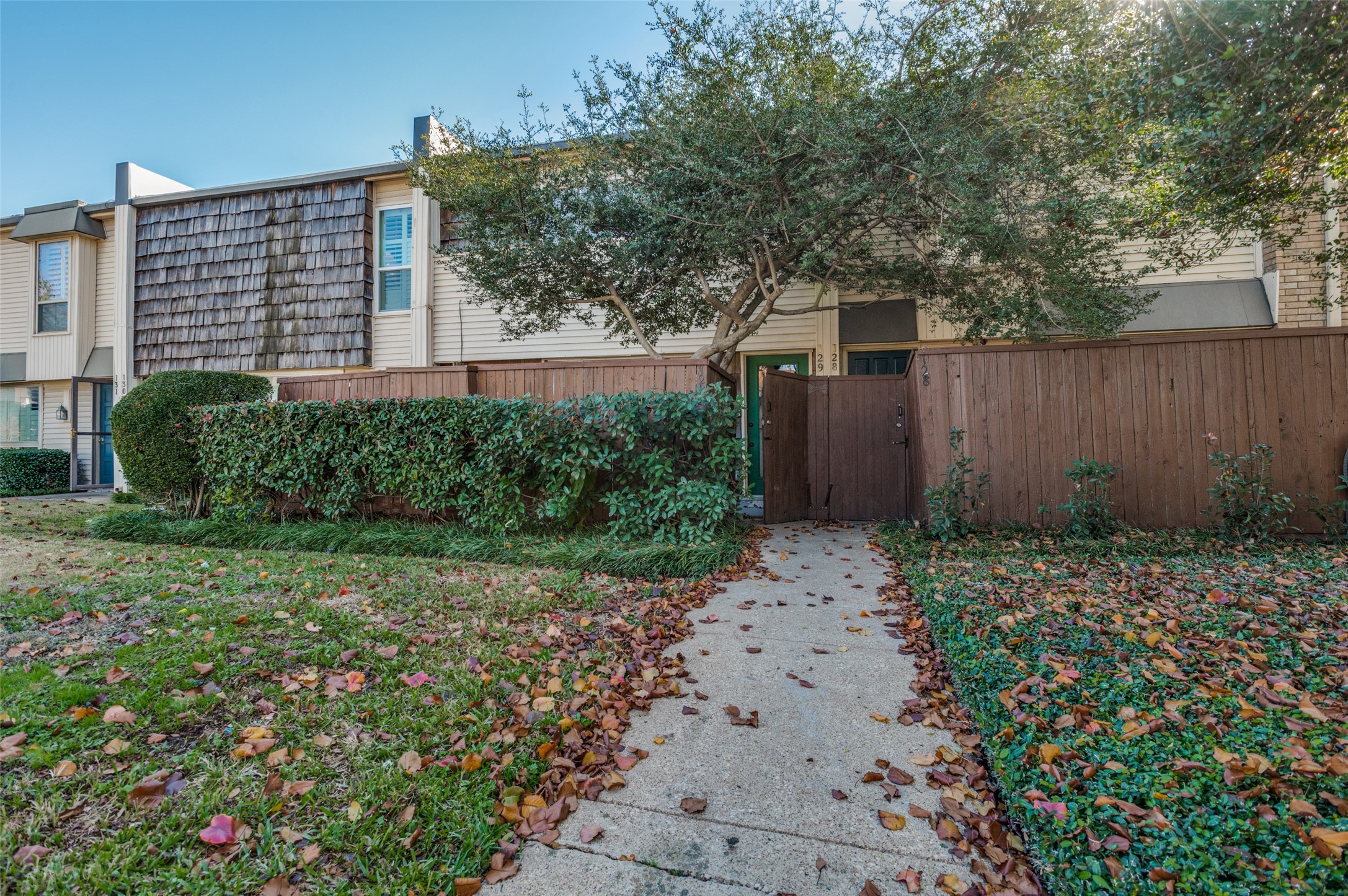 2702 Douglas Avenue 129