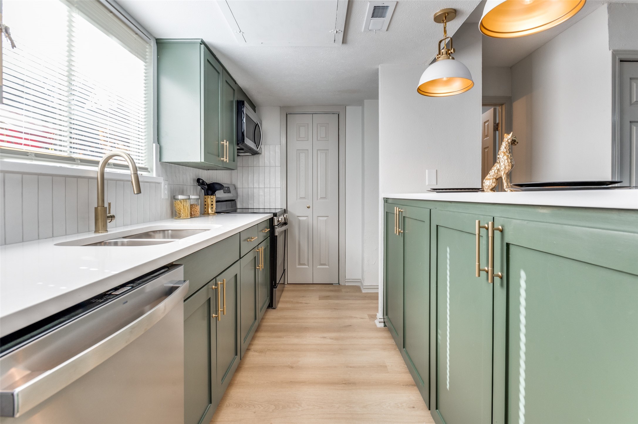 2702 Douglas Avenue 129